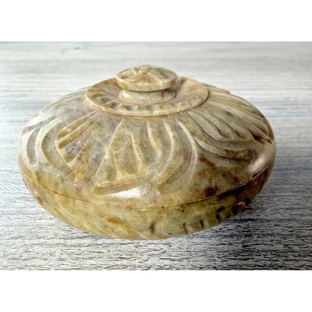 Vintage Hand Carved Soapstone Round Trinket Box Jewelry With Lid 3